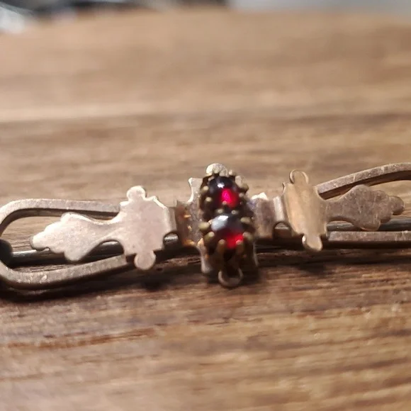 B835 austrian ruby 9ct gold Antique brooch pin - Picture 3 of 4